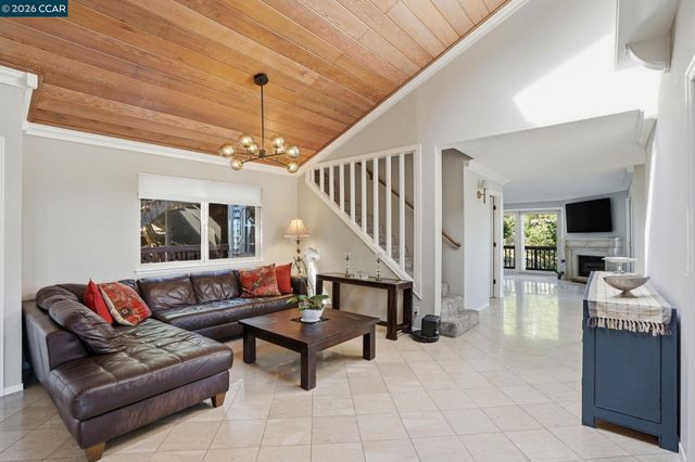 132 Rudgear Dr, Walnut Creek, CA 94596