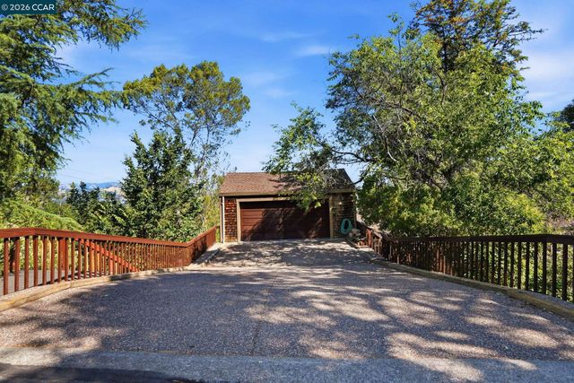 132 Rudgear Dr, Walnut Creek, CA 94596
