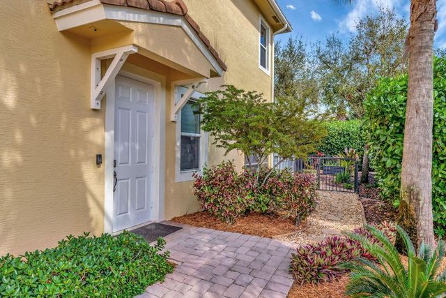 4559 Cadiz Circle, Palm Beach Gardens, FL 33418