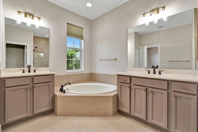 4559 Cadiz Circle, Palm Beach Gardens, FL 33418