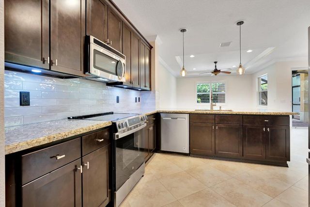 4559 Cadiz Circle, Palm Beach Gardens, FL 33418