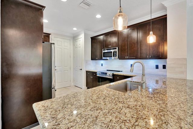 4559 Cadiz Circle, Palm Beach Gardens, FL 33418