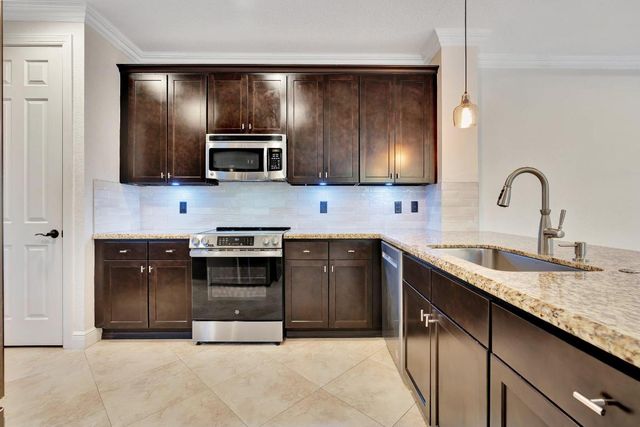 4559 Cadiz Circle, Palm Beach Gardens, FL 33418