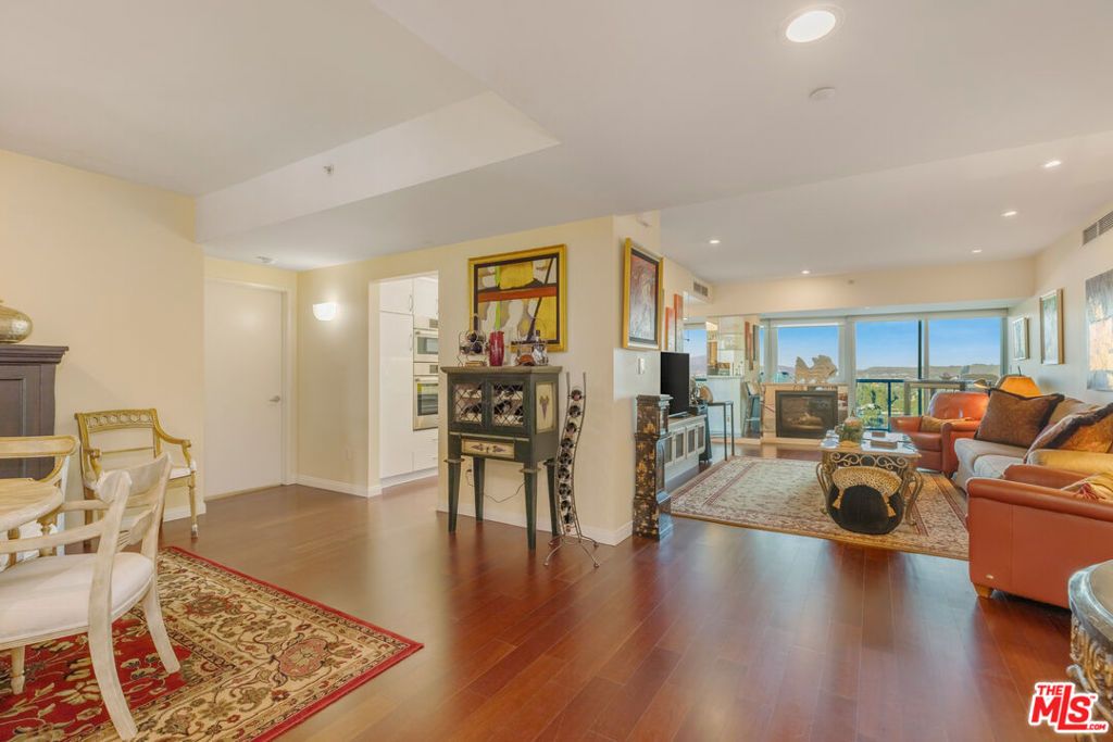 13600 Marina Pointe Drive 1704, Marina Del Rey, CA 90292 — photo 2