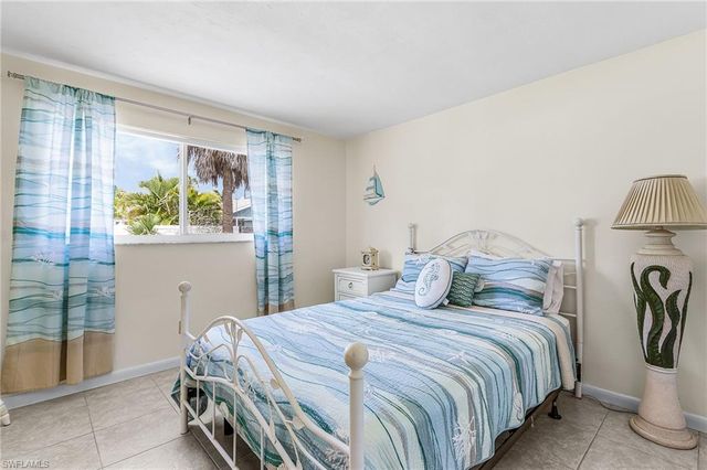 3122 SE 22nd PL, Cape Coral, FL 33904