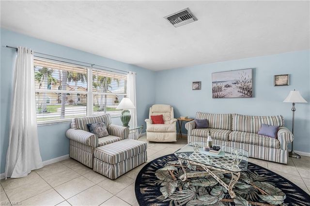 3122 SE 22nd PL, Cape Coral, FL 33904