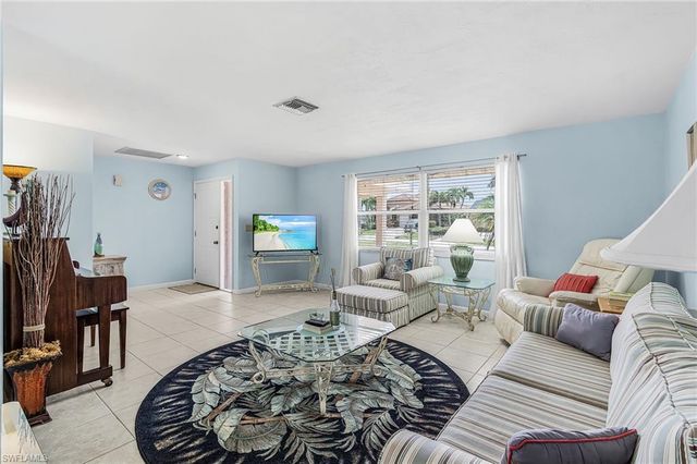 3122 SE 22nd PL, Cape Coral, FL 33904