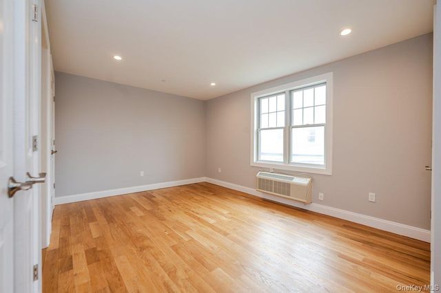 661 W Broadway 504, Long Beach, NY 11561