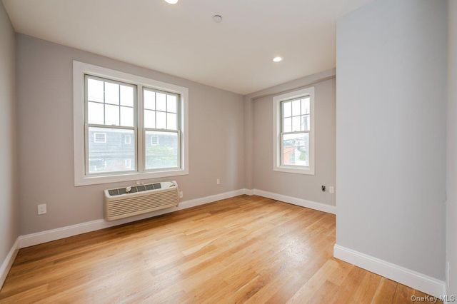 661 W Broadway 504, Long Beach, NY 11561