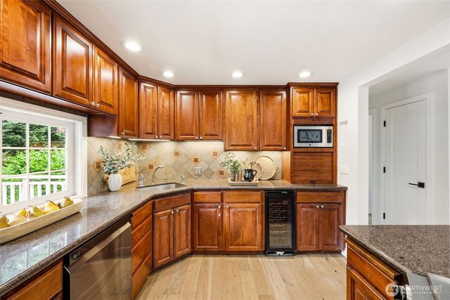 13910 120th Avenue NE, Kirkland, WA 98034