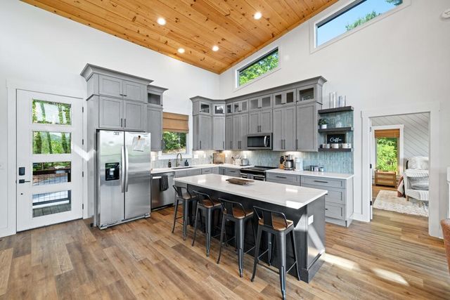 71 Laurel Creek Way, Blue Ridge, GA 30513