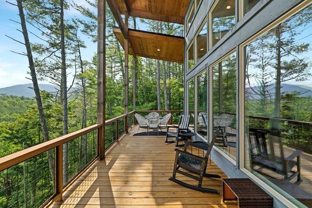 71 Laurel Creek Way, Blue Ridge, GA 30513