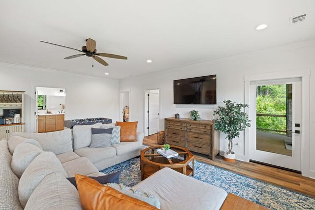 71 Laurel Creek Way, Blue Ridge, GA 30513