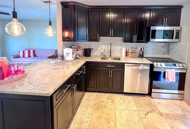 1130 NE 23rd Pl, Pompano Beach, FL 33064