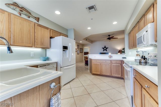 4141 Bay Beach LN 442, Fort Myers Beach, FL 33931