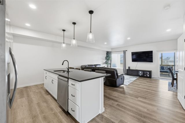 1158 Dahnovan Drive, North Liberty, IA 52317