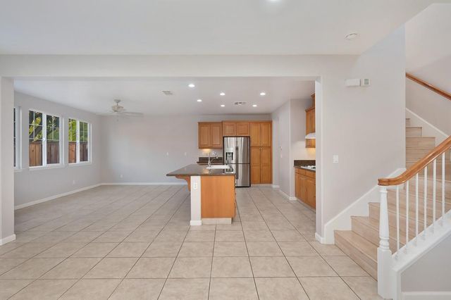 207 W Moraga St, Tracy, CA 95391