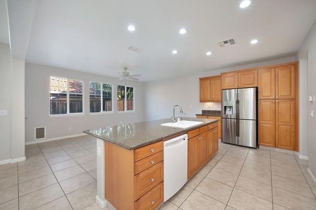 207 W Moraga St, Tracy, CA 95391