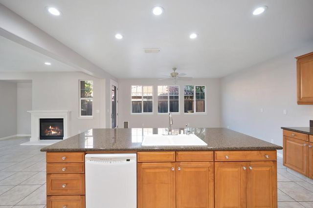 207 W Moraga St, Tracy, CA 95391