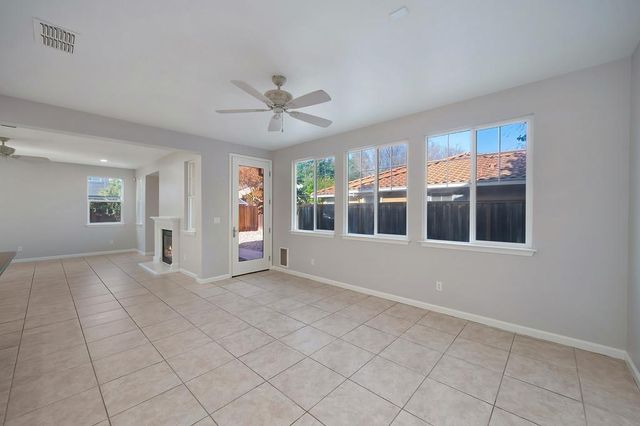 207 W Moraga St, Tracy, CA 95391