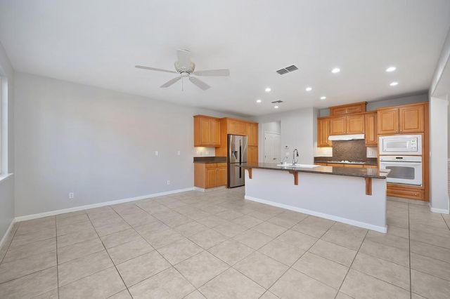 207 W Moraga St, Tracy, CA 95391