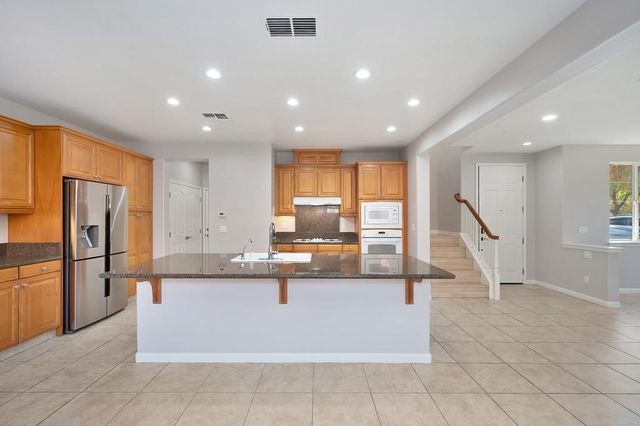 207 W Moraga St, Tracy, CA 95391