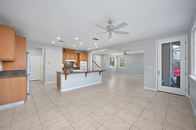 207 W Moraga St, Tracy, CA 95391