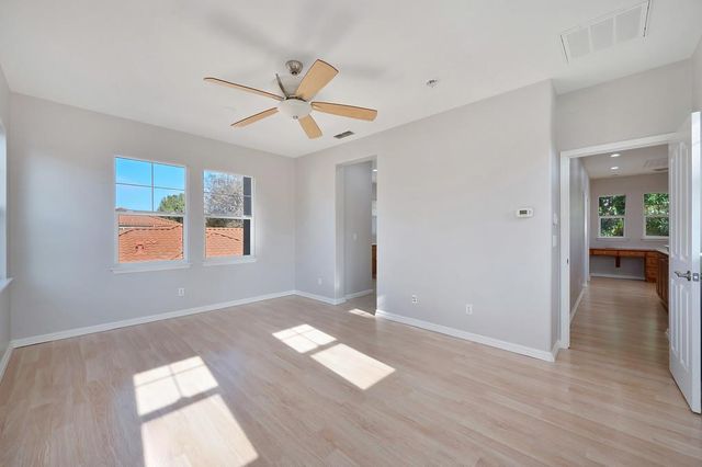 207 W Moraga St, Tracy, CA 95391