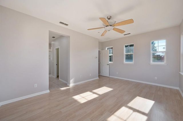 207 W Moraga St, Tracy, CA 95391