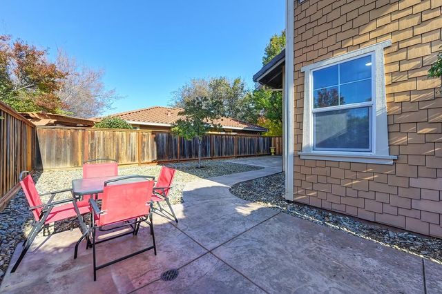 207 W Moraga St, Tracy, CA 95391