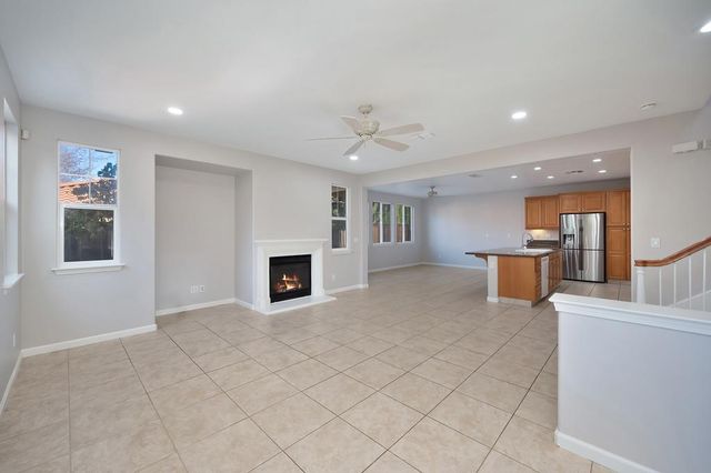 207 W Moraga St, Tracy, CA 95391