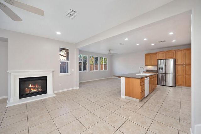 207 W Moraga St, Tracy, CA 95391