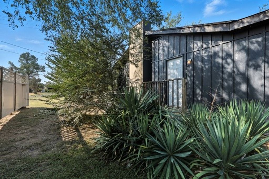 1811 Main Street, Sulphur Springs, TX 75482