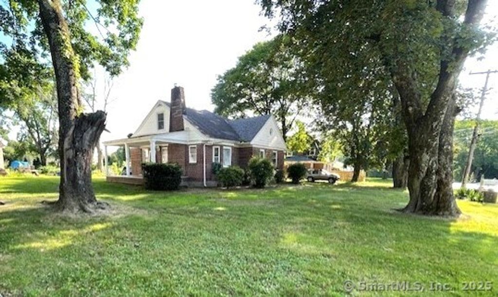 2 Old Salem Road, Norwich, CT 06360