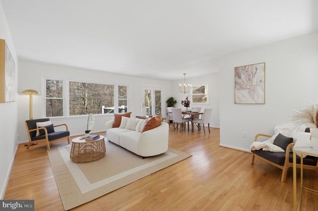 902 ECHOLS ST SE, Vienna, VA 22180