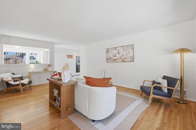 902 ECHOLS ST SE, Vienna, VA 22180