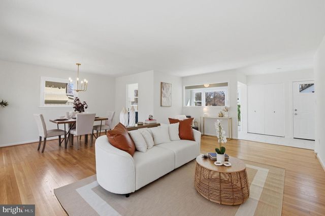 902 ECHOLS ST SE, Vienna, VA 22180