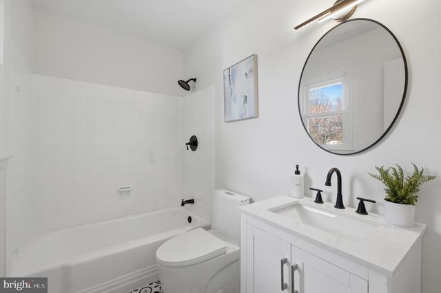 902 ECHOLS ST SE, Vienna, VA 22180