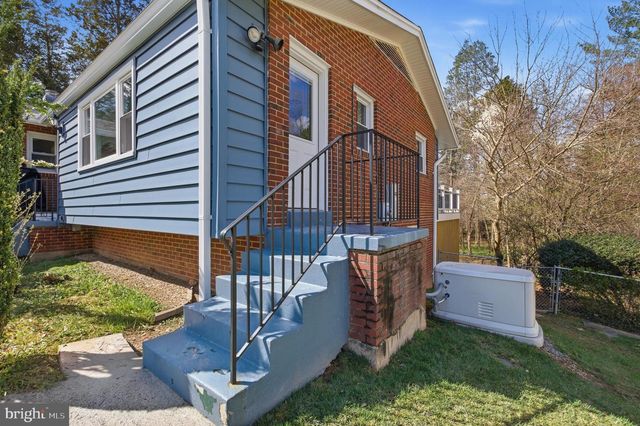 902 ECHOLS ST SE, Vienna, VA 22180