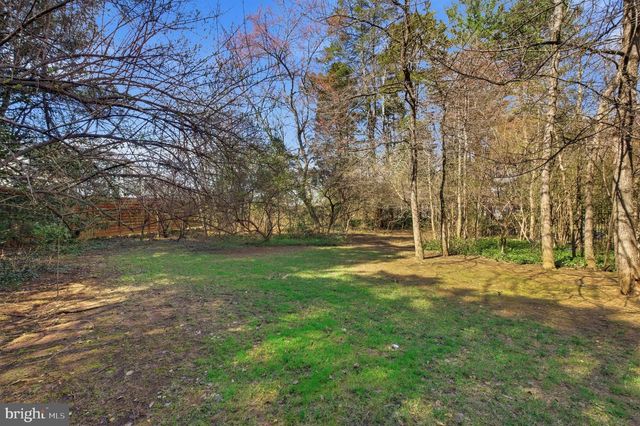 902 ECHOLS ST SE, Vienna, VA 22180