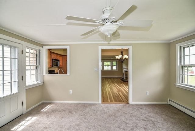 14 Centerville Dr, Salem, NH 03079