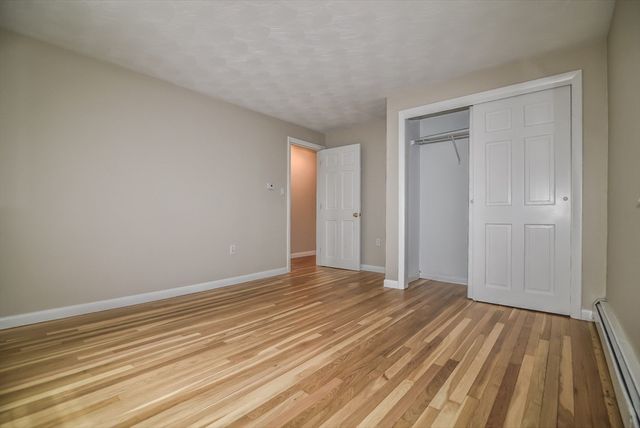 14 Centerville Dr, Salem, NH 03079