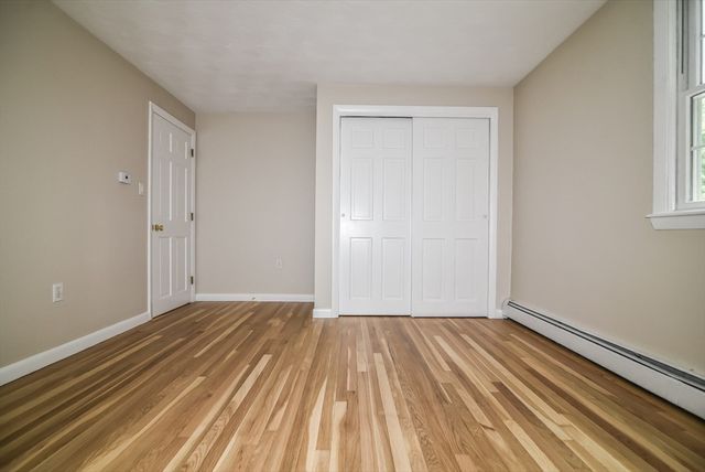 14 Centerville Dr, Salem, NH 03079
