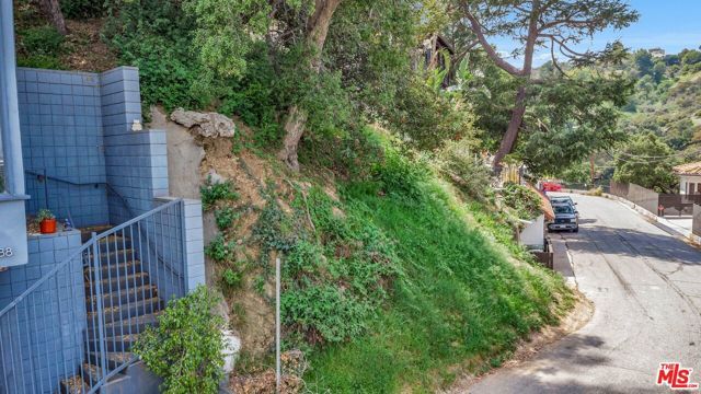 7192 Woodrow Wilson Drive, Los Angeles, CA 90068