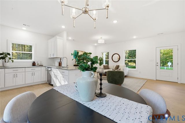 43 Cherokee Trl, Cumberland, VA 23027