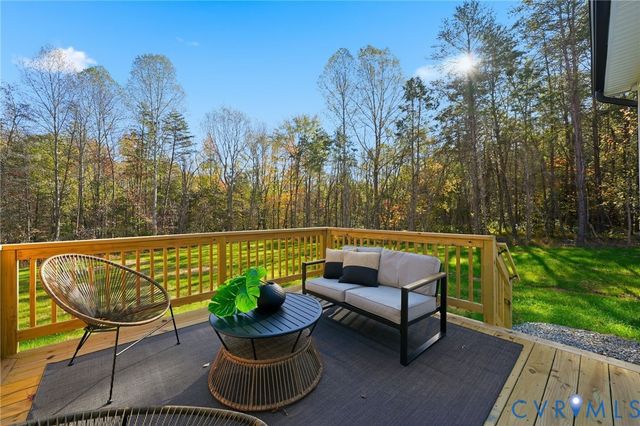 43 Cherokee Trl, Cumberland, VA 23027