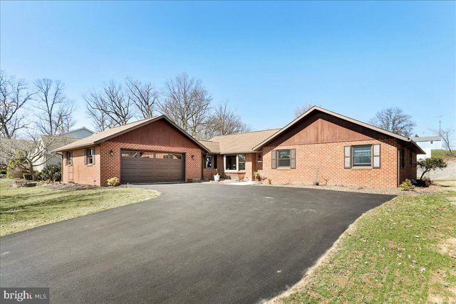 3671 JENNY LANE, Chambersburg, PA 17202