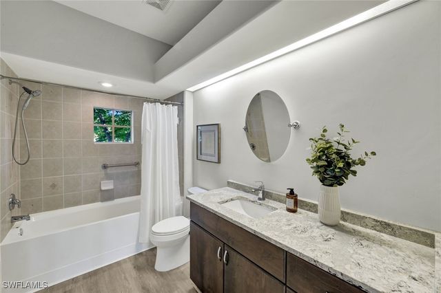 8597 Via Garibaldi CIR 208, Estero, FL 33928