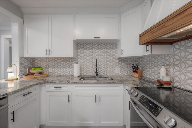 3401 W VAN BUREN DRIVE, Tampa, FL 33611
