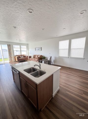 14661 Wing Spread Dr, Caldwell, ID 83607